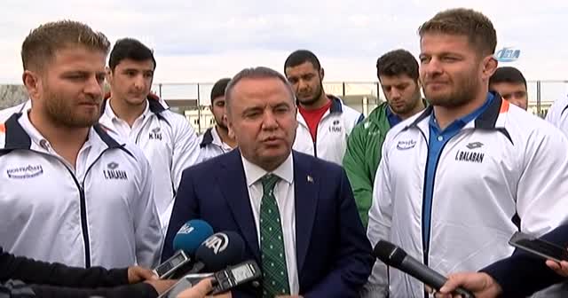 İkiz başpehlivanlar Kırkpınar tarihine geçecek