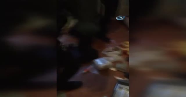 İstanbul'da uyuşturucu operasyonu kamerada
