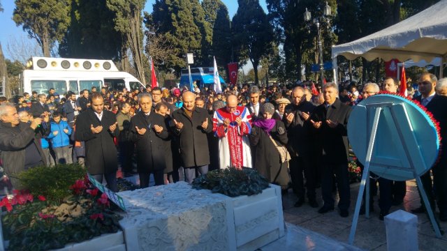 İstiklal şairi Mehmet Akif Ersoy kabri başında anıldı