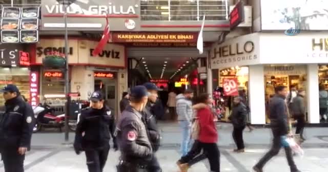 İzmir'de bomba paniği: 20 bina boşaltıldı
