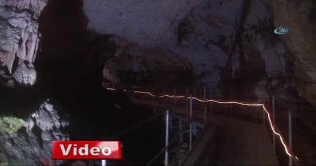 Karda bu mağaraya girenler terliyor