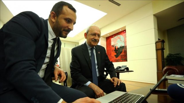 Kılıçdaroğlu, AA'nın 'Yılın Fotoğrafları' oylamasına katıldı