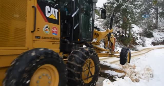 Okulda mahsur kalan öğrenciler kurtarıldı