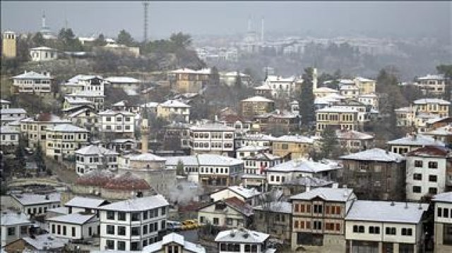 Safranbolu konakları beyaza büründü
