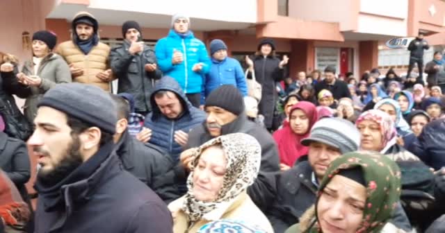 Şehit oğlunu 'Gül kokulu yavrum' diyerek uğurladı