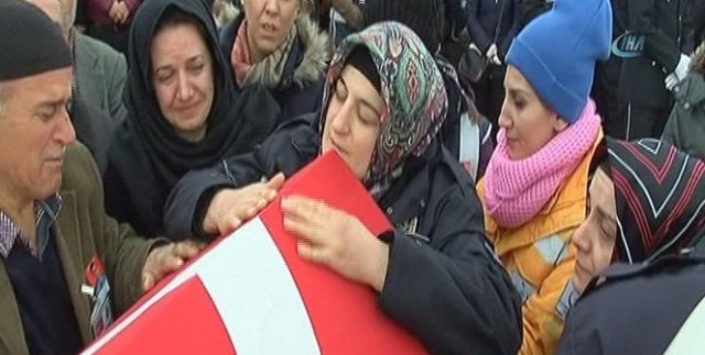 Şehit polisin annesinden acı feryat