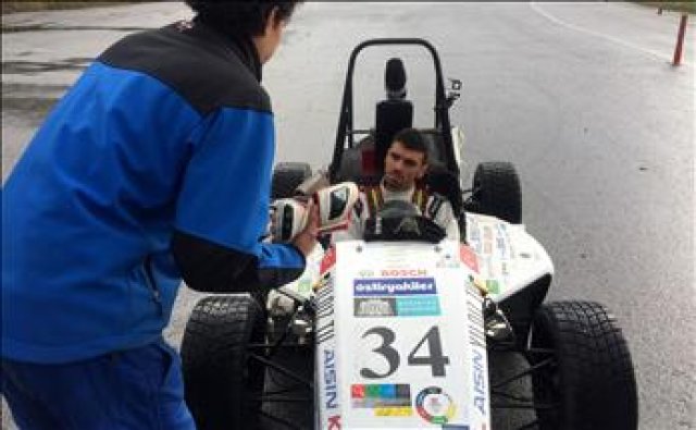 Sofuoğlu yerli formula aracını test etti