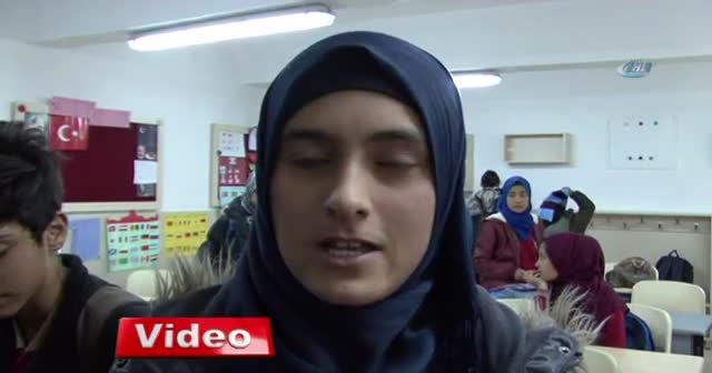 Ülkeleri farklı olsa da ortak dilleri Türkçe