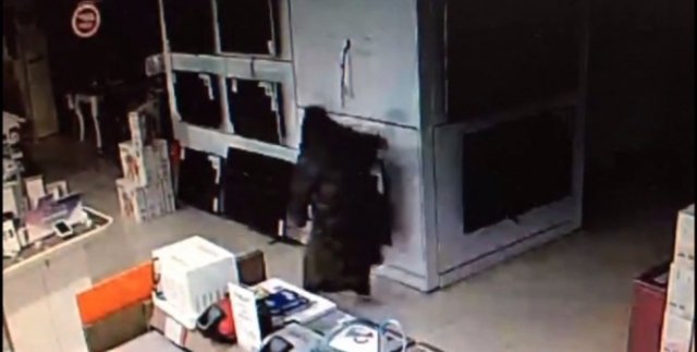 2 televizyonu saniyeler içinde böyle çaldılar