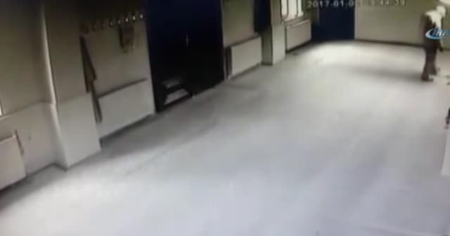 30 liralık kablo için az kalsın camiyi yakacaktı