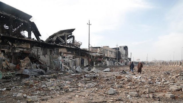 AA ekibi, Musul’un doğusundaki ağır savaş bilançosunu görüntüledi