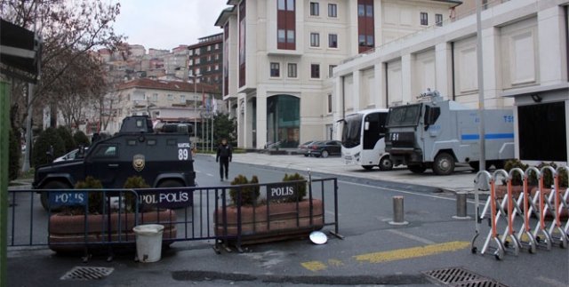 AK Parti İstanbul İl Başkanlığı çevresinde güvenlik önlemleri arttırıldı