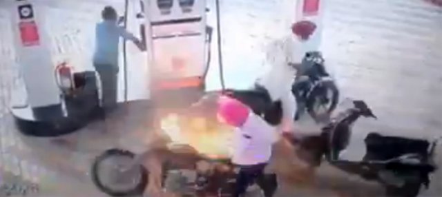 Akaryakıt istasyonunda faciadan dönüldü