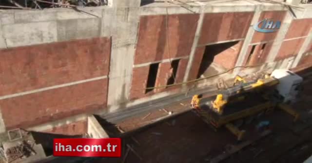 Antalya’da çöken inşaatta çalışmalara ara verildi