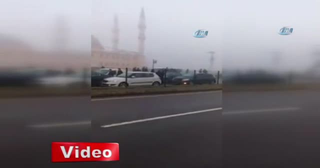 Bartın’da buz pistine dönen yollarda araçlar birbirine girdi
