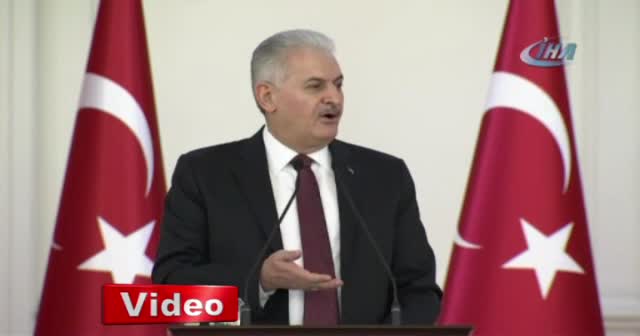 Başbakan'dan konuşmasını kesen iş adamına: Sabret mübarek