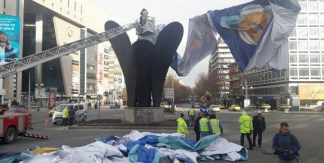 Başkent'teki fırtına hayatı olumsuz etkiliyor