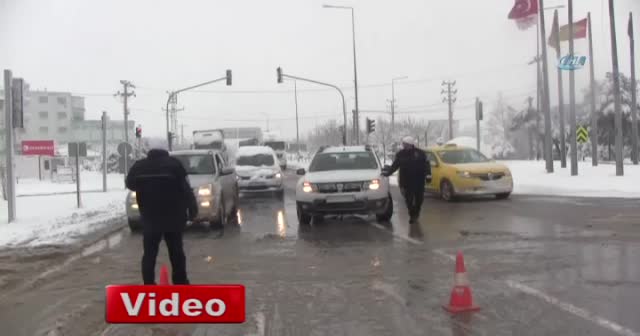Bursa'da ulaşıma kar engeli