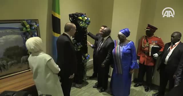 Cumhurbaşkanı Erdoğan, Afrika davulu çaldı