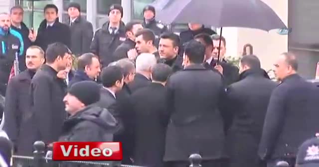 Erdoğan, cuma namazını Marmara İlahiyat Camii'nde kıldı