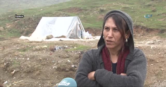Eşinden ayrılan adam, boş arazide çadır kurdu
