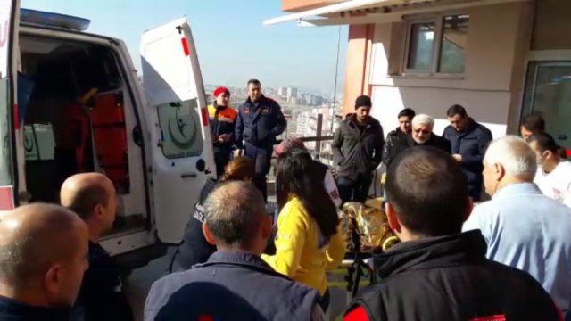 Fabrikadaki patlamada 4 kişi yaralandı