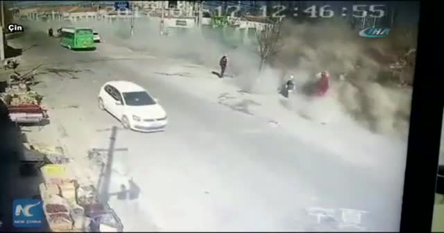 Freni boşalan kamyon dehşet saçtı: 4 ölü