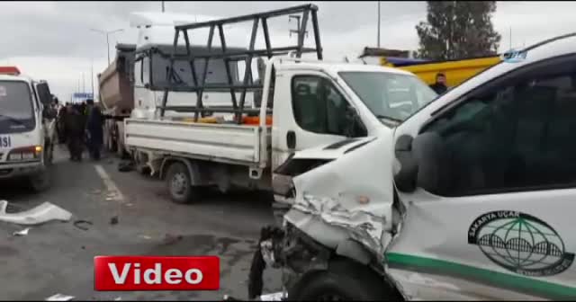 Freni patlayan kamyon 12 aracı biçti: 1 ölü, 10’dan fazla yaralı