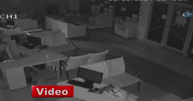 Hırsızlar komandoları aratmadı