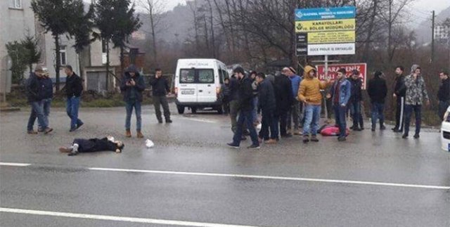 İnsanlık ölüyor, onlar fotoğraflıyor