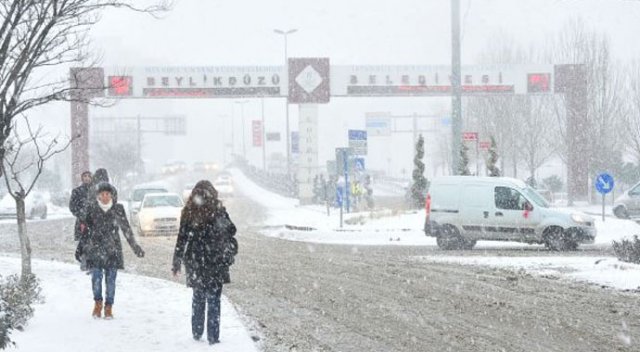 İstanbul'da kar başladı
