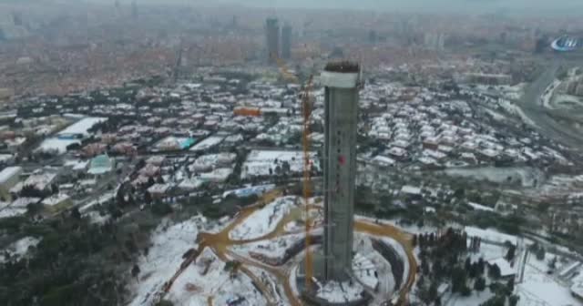 İstanbul’da kar havadan görüntülendi