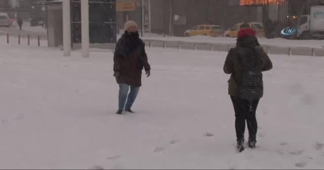 İstanbul’da kar kalınlığı 40 santime ulaştı