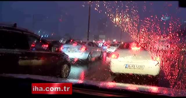 İstanbul’da trafik durma noktasına geldi