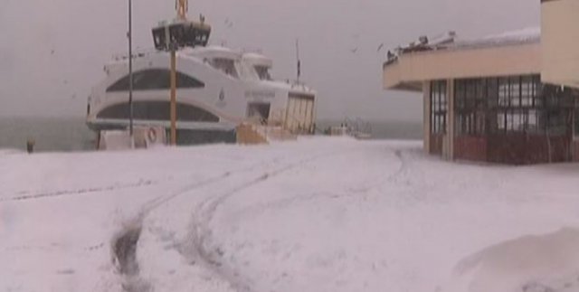 İstanbul'da vapur seferleri iptal edildi