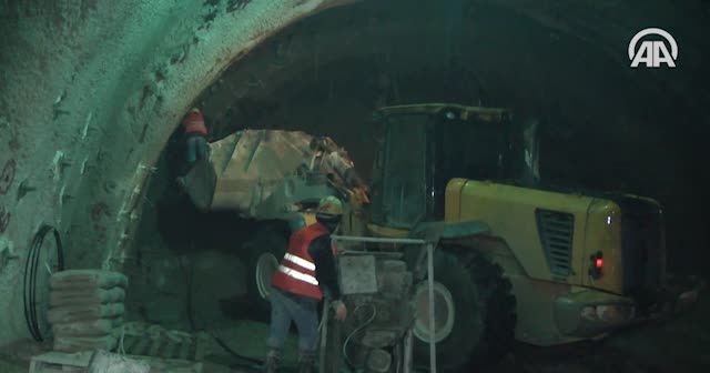 Kop Tüneli'nin 5 bin 200 metresi delindi