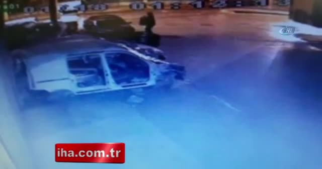 Motosiklet kasklı hırsızlar kamerada