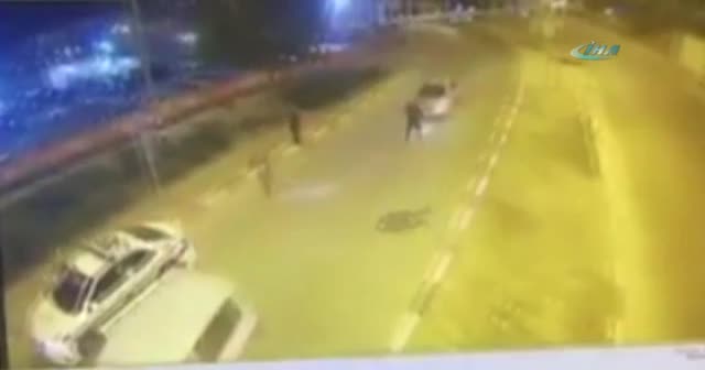 Otomobil polise böyle çarptı