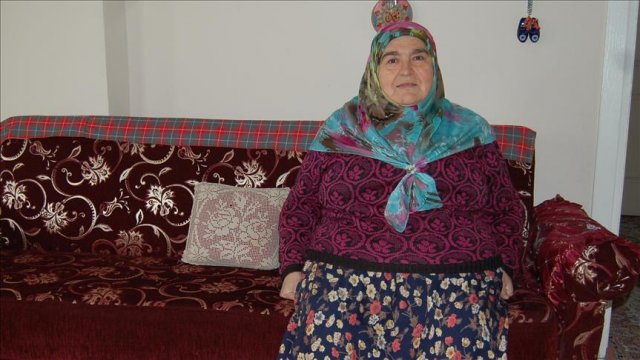 Özgür kız Ayşe Teyze'nin hayatı 60'ından sonra değişti