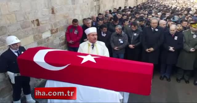 Şehit Demir, son yolculuğuna uğurlanıyor