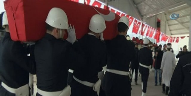 Şehit polis son yolculuğuna dualarla uğurlandı
