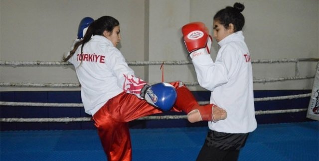 Sur’daki yıkım kardeşlerin şampiyonluğuna engel olamadı