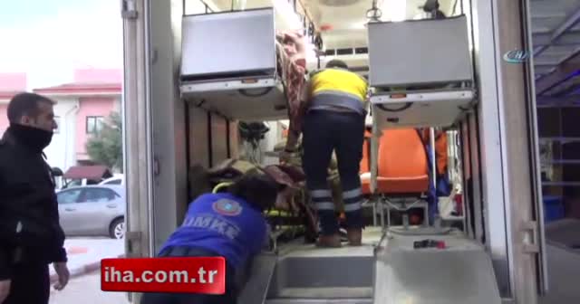 Suriye'deki çatışmalarda yaralanan 15 Suriyeli Kilis'e getirildi