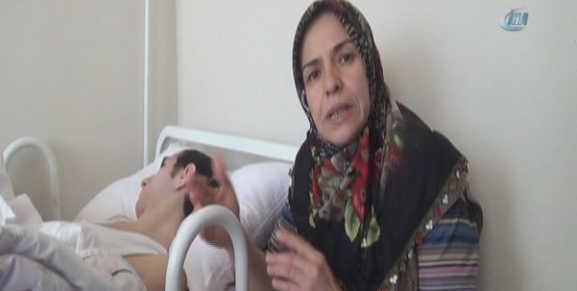 Trafik kazasının yatağa mahkum ettiği gencin ailesi yetkililerden yardım bekliyor