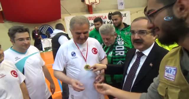 Uyuşturucuya karşı farkındalık oluşturmak için maç yaptılar