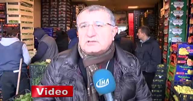 Yoğun kar yağışı, sebze meyve halini de etkiledi