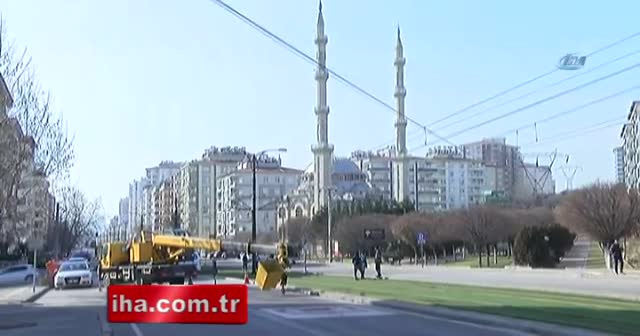 Yüksek gerilimli enerji nakil hatları, tramvay seferlerine darbe vurdu