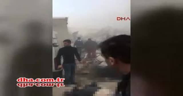 Zeytinburnu'ndaki binanın çökme anı