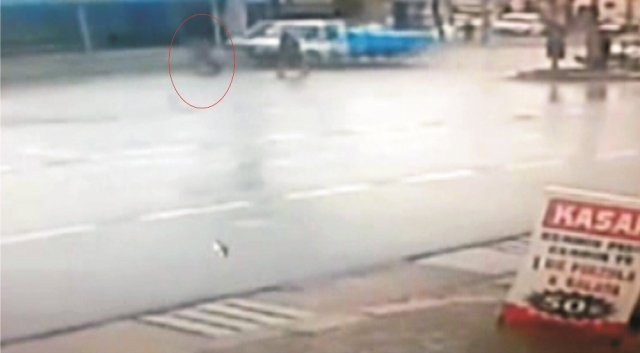 ’Geliyorum’ diyen kaza güvenlik kamerasında