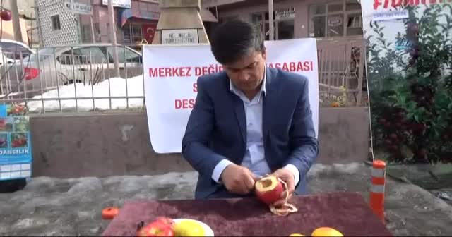 5 metre elma kabuğu soyan adam Guinness’e aday